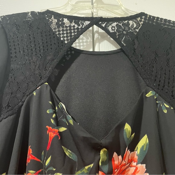 MIAMI Brand Sz-S Black W/Red Floral Pattern Dress - Picture 5 of 7